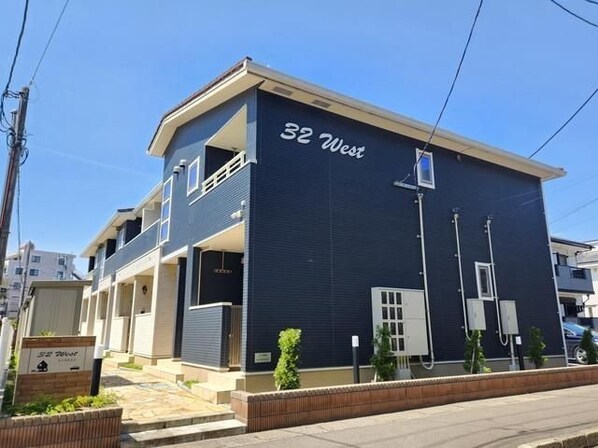 32Westの物件外観写真